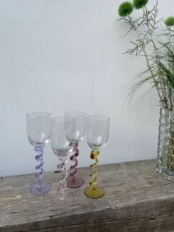 4 grandes coupes flûtes à champagne multicolores torsadés