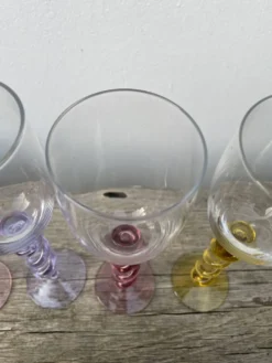 4 grandes coupes flûtes à champagne multicolores torsadés