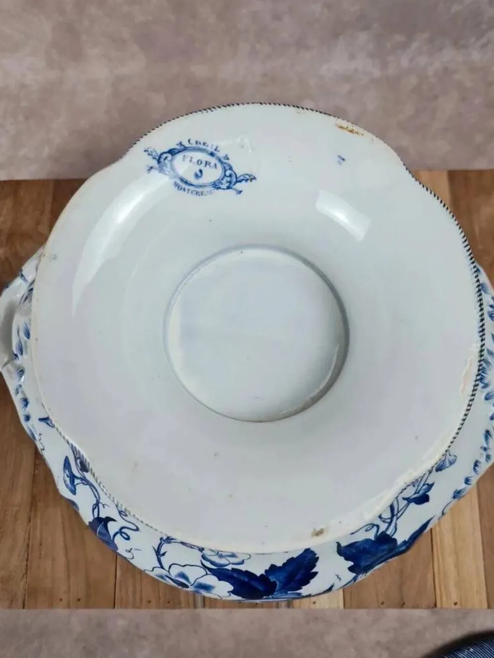 Grande soupière ancienne Creil & Montereau – Modèle Flora