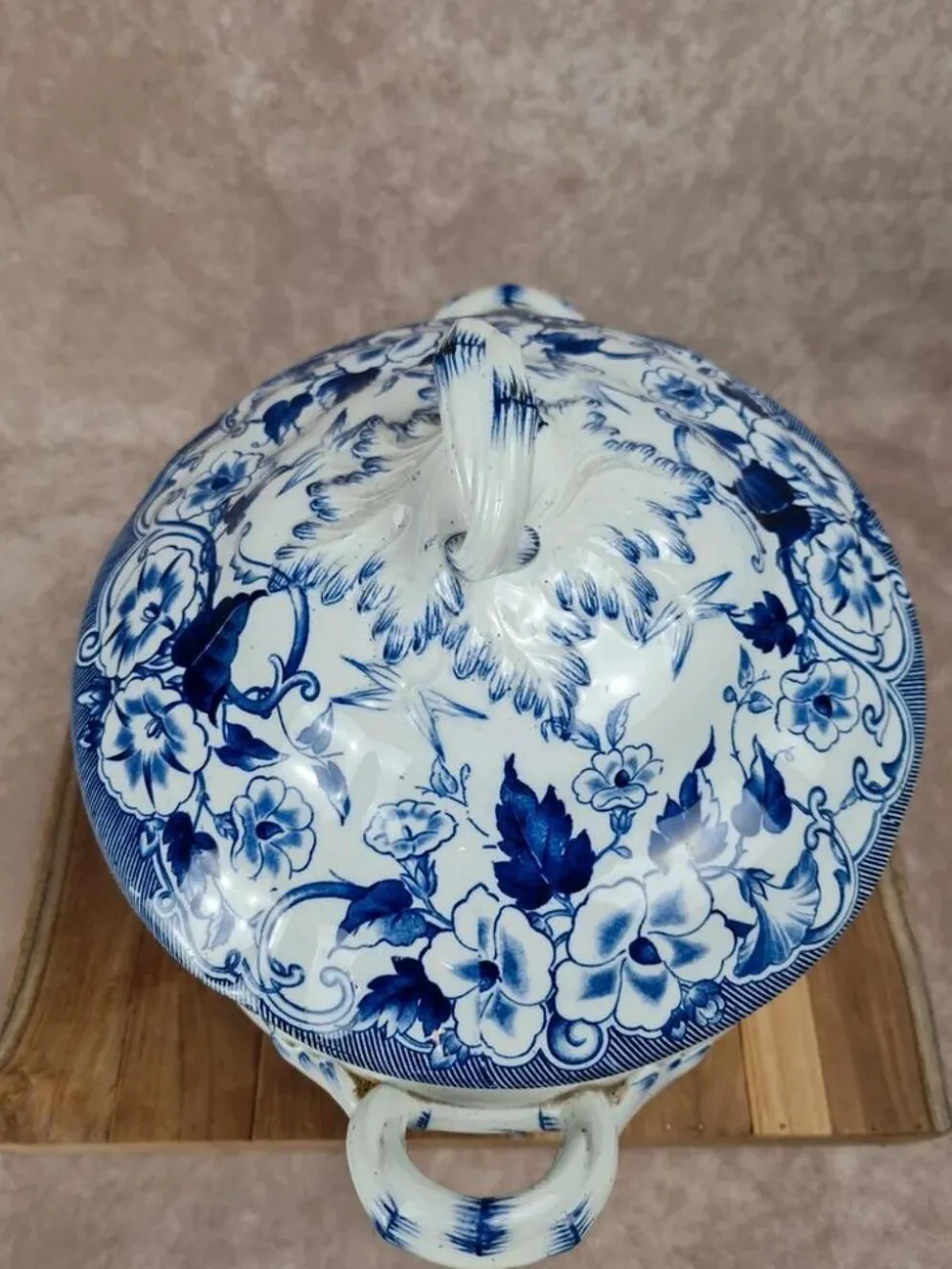 Grande soupière ancienne Creil & Montereau – Modèle Flora