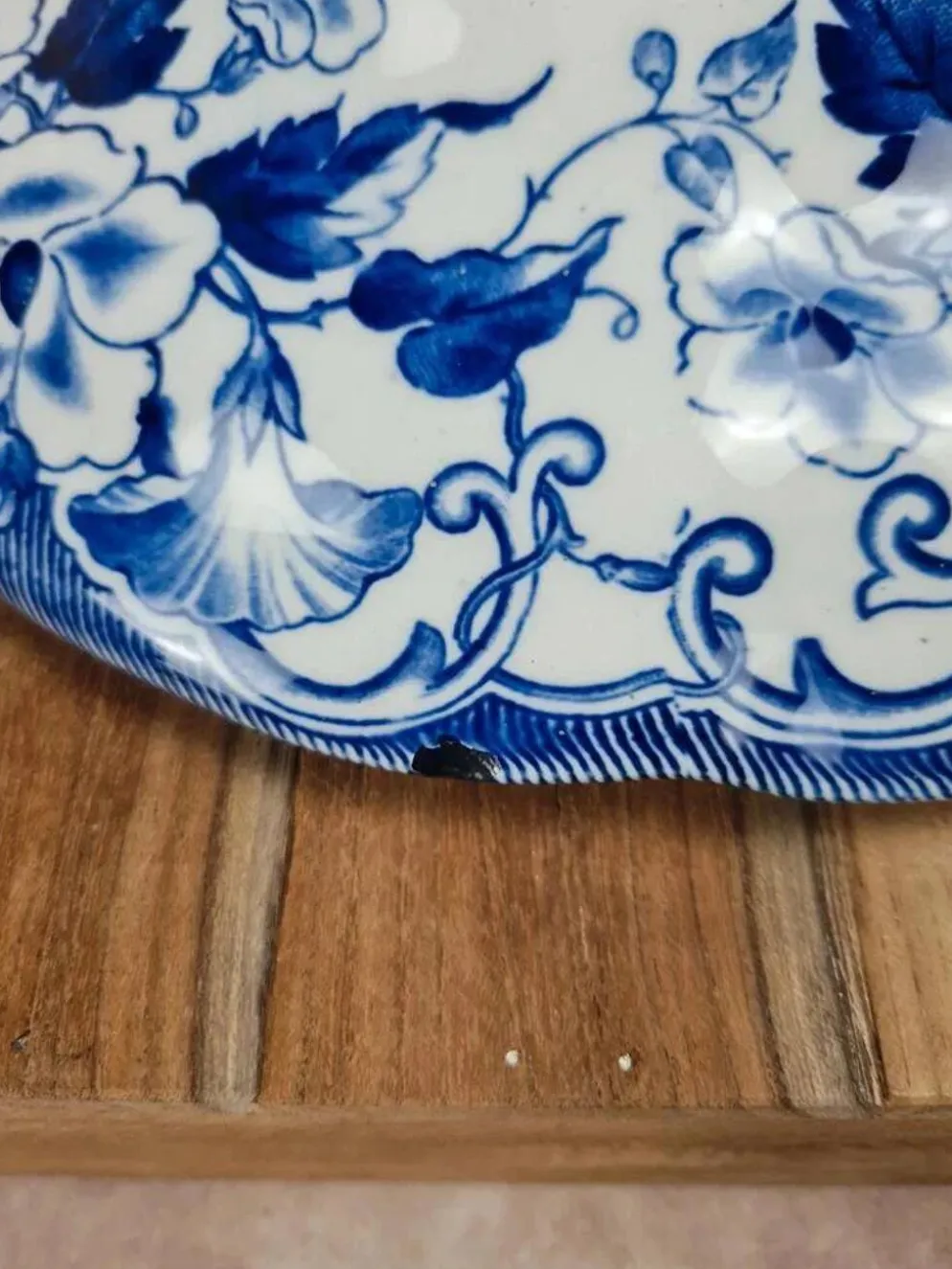 Grande soupière ancienne Creil & Montereau – Modèle Flora