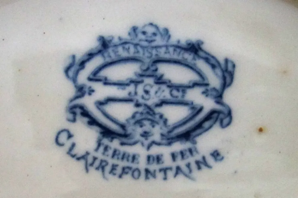 Grande soupière Renaissance terre de fer clairefontaine js & Cie, XIXème.
