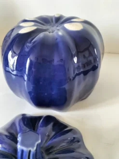 Grande soupière vintage en céramique émaillée bleu outremer