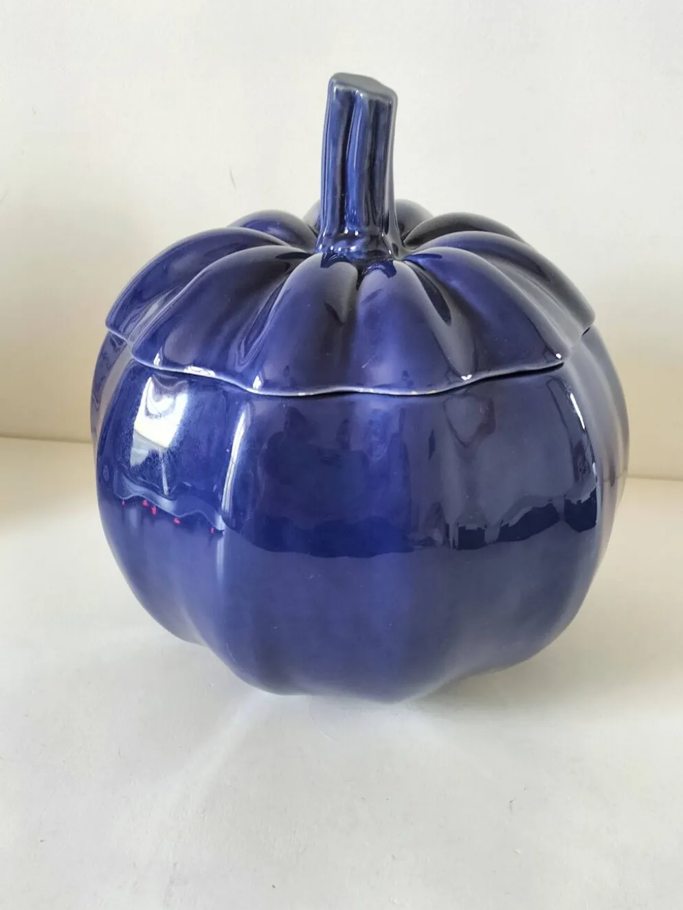 Grande soupière vintage en céramique émaillée bleu outremer