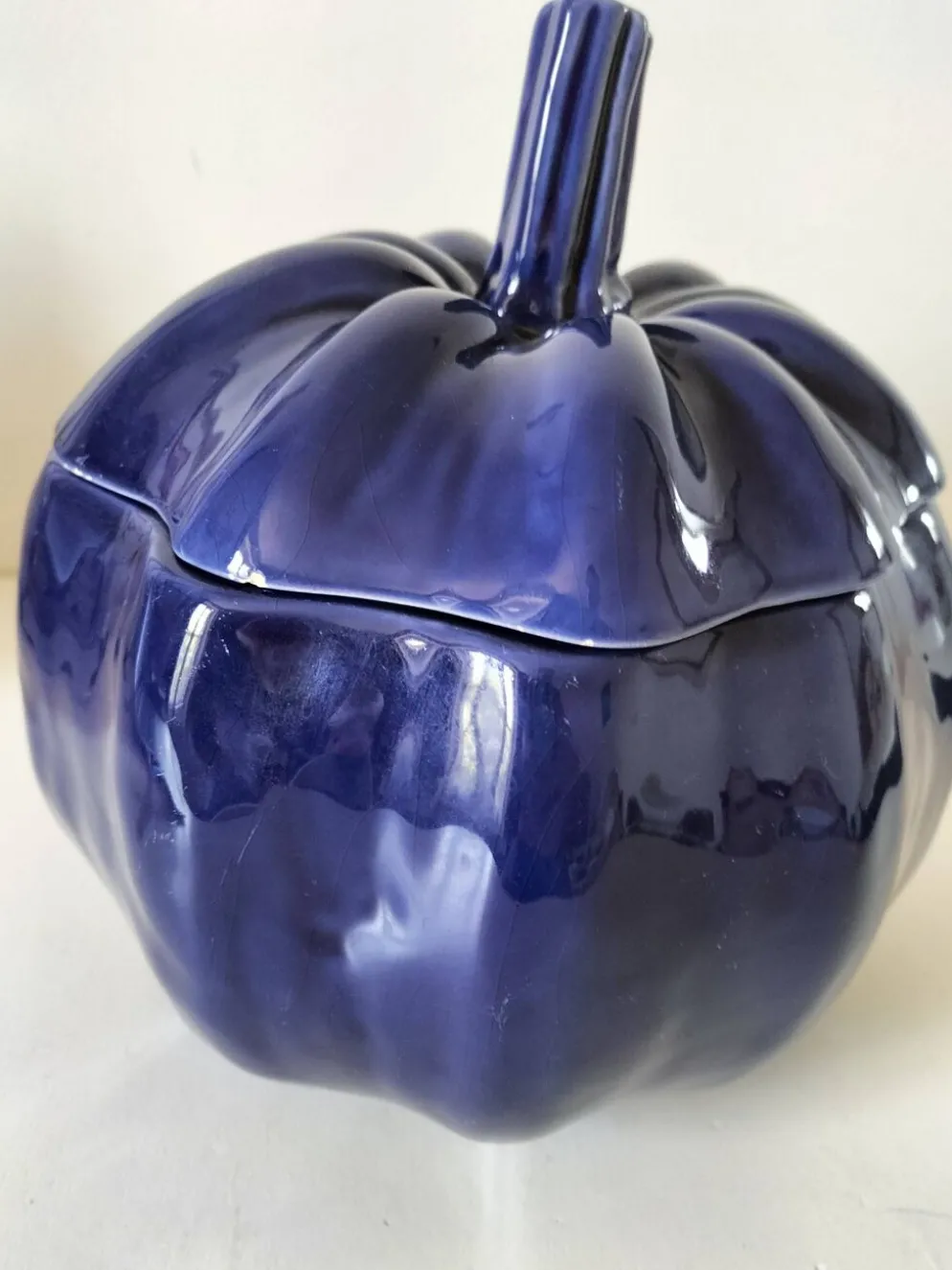 Grande soupière vintage en céramique émaillée bleu outremer