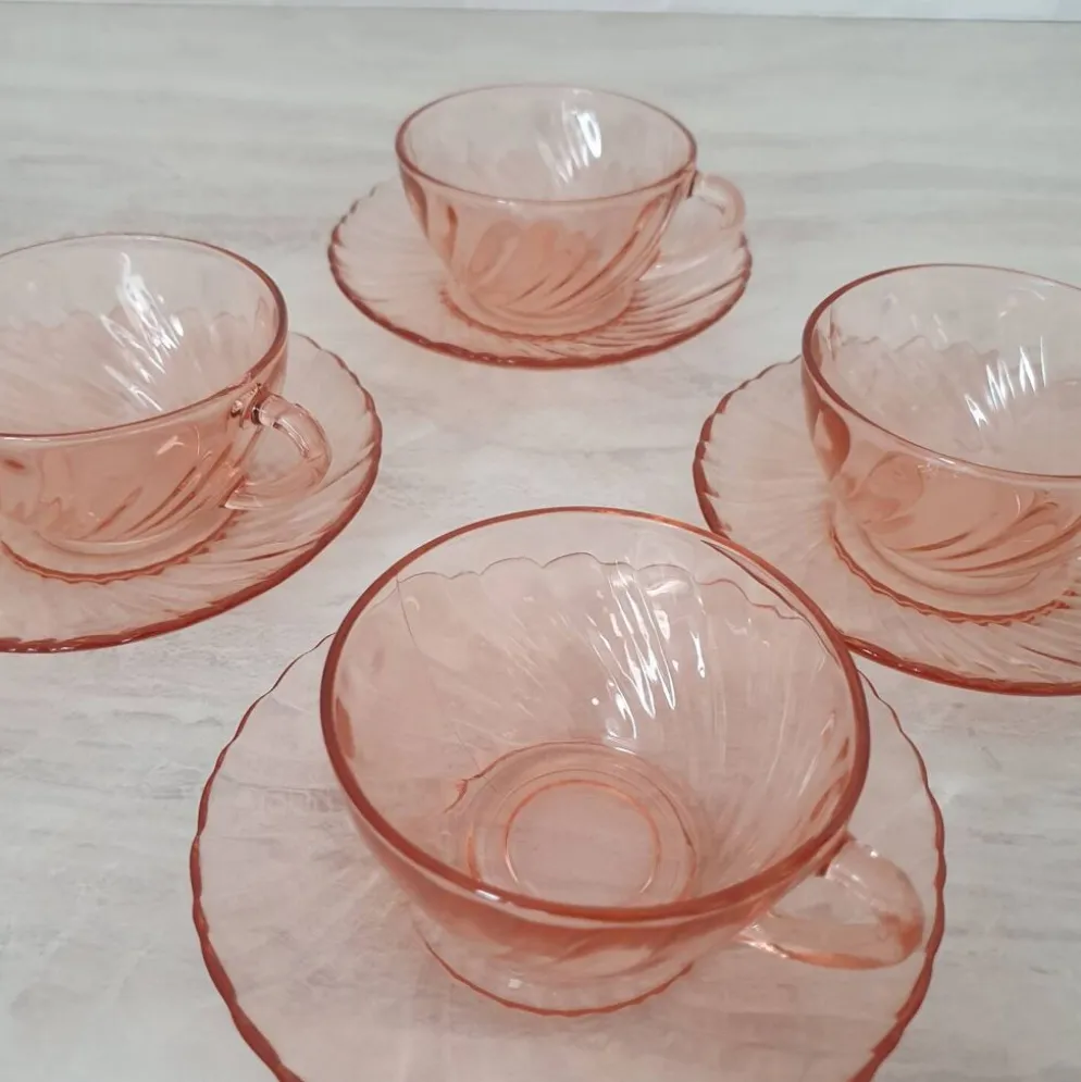 Grandes tasses Rosalines avec sous-tasses