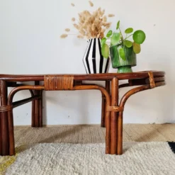 Grande table basse ancienne en rotin et cannage – Esprit bohème