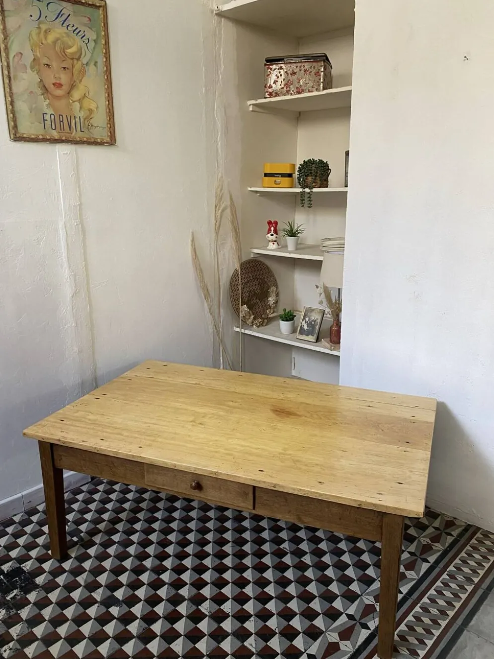 Grande table basse ancienne en bois massif, esprit ferme – 1 tiroir –