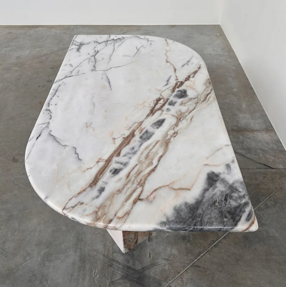 Grande table basse en marbre postmoderne italienne, table sculpturale en pierre vintage, années 1980.