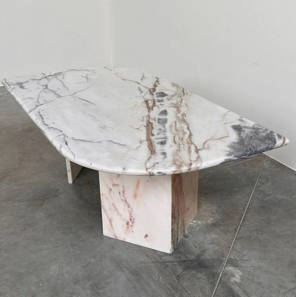 Grande table basse en marbre postmoderne italienne, table sculpturale en pierre vintage, années 1980.