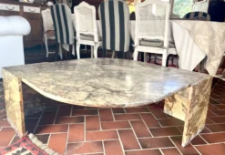 Grande table basse Italienne en marbre 1980