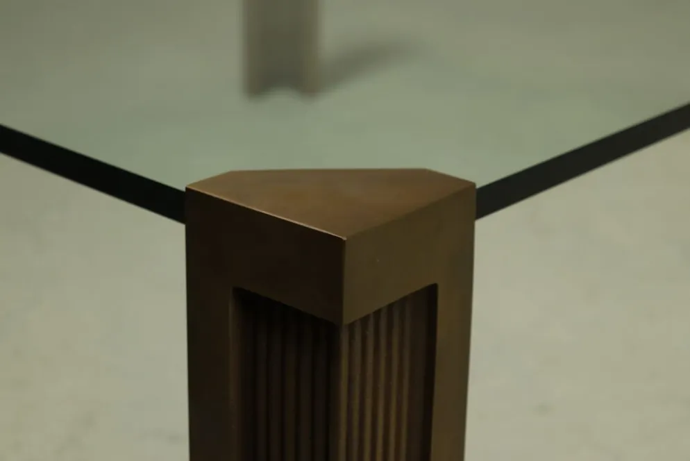 Grande table basse monumentale modèle T14 par Peter Ghyczy années 1970