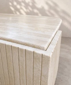 Grande table basse vintage en travertin – plateau sculptural –