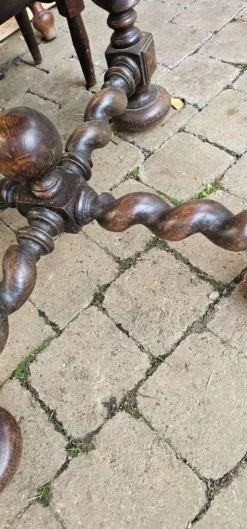 ​Grande table d'appoint octogonale en chêne massif sculpté, s