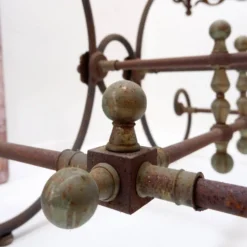 Grande table de boucher française du 19ème siècle en fer forgé et marbre rouge