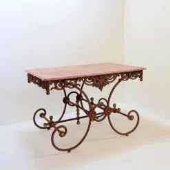 Grande table de boucher française du 19ème siècle en fer forgé et marbre rouge