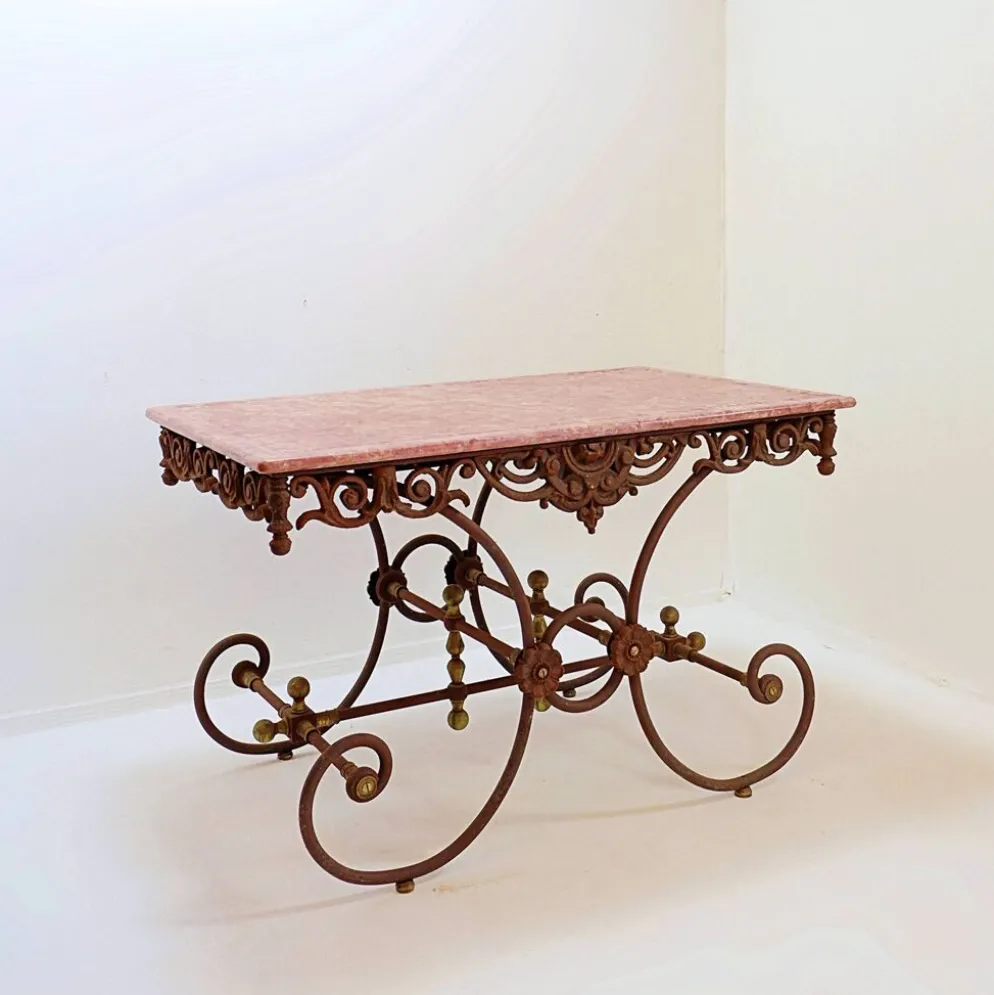 Grande table de boucher française du 19ème siècle en fer forgé et marbre rouge