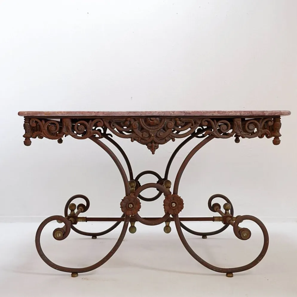 Grande table de boucher française du 19ème siècle en fer forgé et marbre rouge