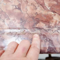 Grande table de boucher française du 19ème siècle en fer forgé et marbre rouge