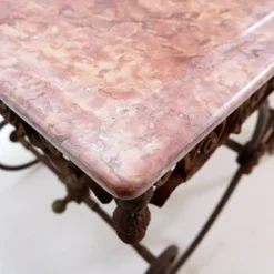 Grande table de boucher française du 19ème siècle en fer forgé et marbre rouge