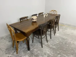 Grande table de ferme ancienne en chêne – 229 cm
