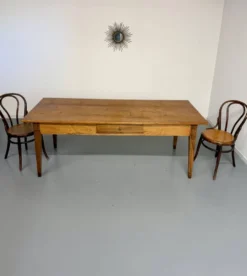 Grande table de ferme en bois avec tiroir en sapin fin 19 eme