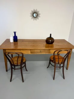 Grande table de ferme en bois avec tiroir en sapin fin 19 eme