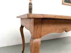 Grande table de ferme en merisier massif des années 1900