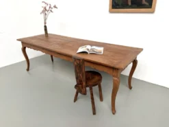 Grande table de ferme en merisier massif des années 1900