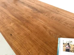 Grande table de ferme en merisier massif des années 1900