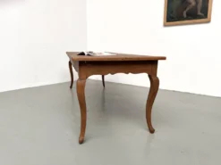 Grande table de ferme en merisier massif des années 1900