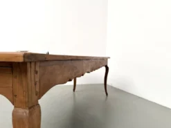 Grande table de ferme en merisier massif des années 1900