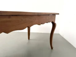 Grande table de ferme en merisier massif des années 1900