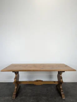 Grande table de ferme en pin à piètement en lyre