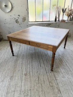 Grande table de ferme XL chêne « carrée » conférence 1950