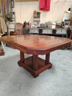 Grande table de repas Art Déco en bois massif - 1930