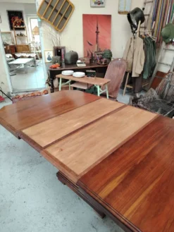 Grande table de repas Art Déco en bois massif - 1930