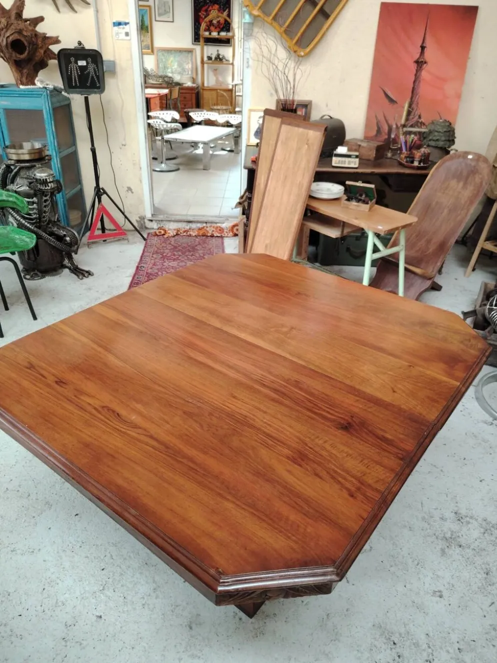 Grande table de repas Art Déco en bois massif - 1930