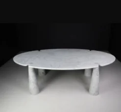 Grande table en marbre blanc de Carrare Eros par Angelo Mangiarotti pour Skipper, années 1990.