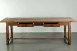 Grande table à manger de ferme antique du 19ème siècle en bois de pin.