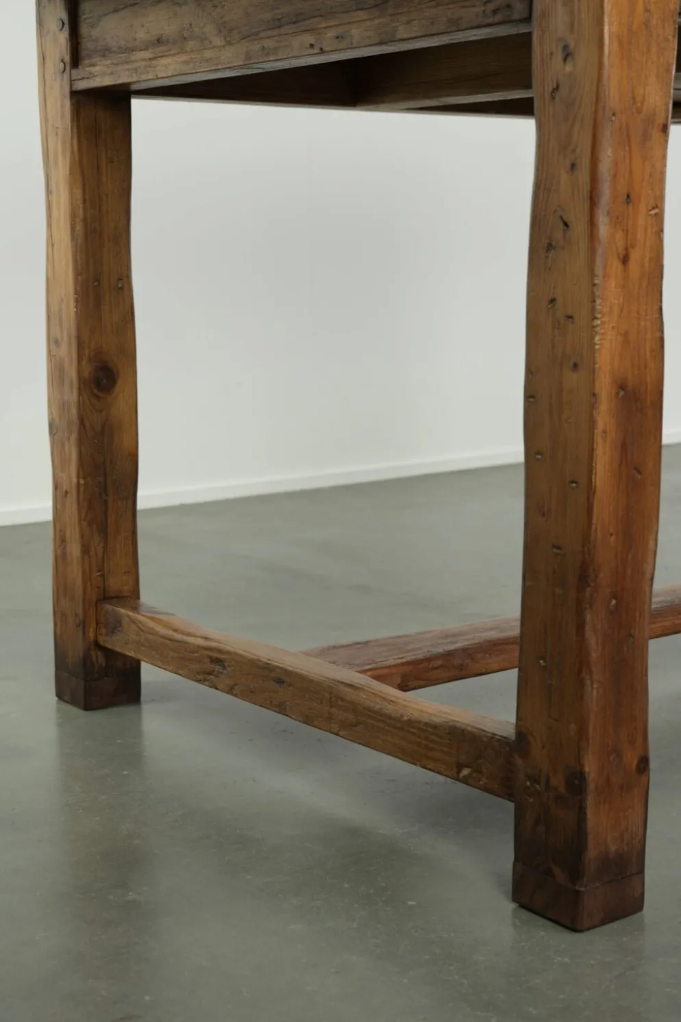 Grande table à manger de ferme antique du 19ème siècle en bois de pin.