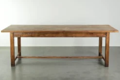 Grande table à manger de ferme antique du 19ème siècle en bois de pin.