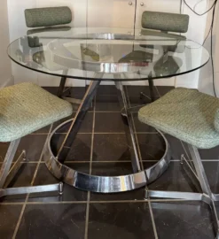 Grande table ronde attribuée à Boris Tabacoff, verre et acier chromé, année