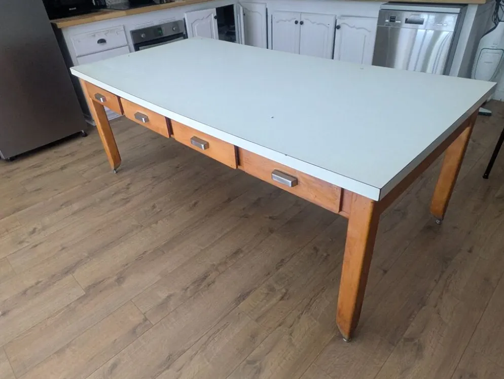 Grande table vintage de couvent – 8 tiroirs – 200 cm