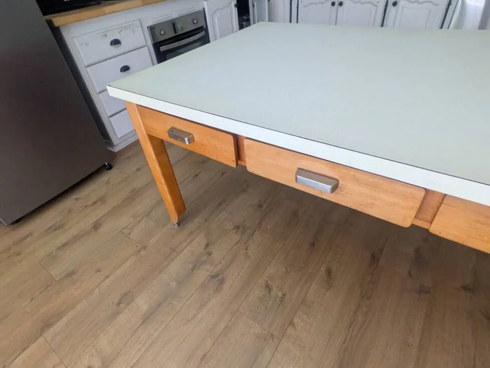 Grande table vintage de couvent – 8 tiroirs – 200 cm