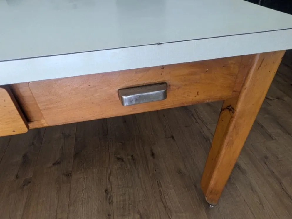 Grande table vintage de couvent – 8 tiroirs – 200 cm