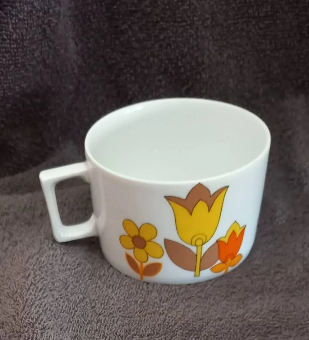Grande tasse Berry haute porcelaine création Lourioux France