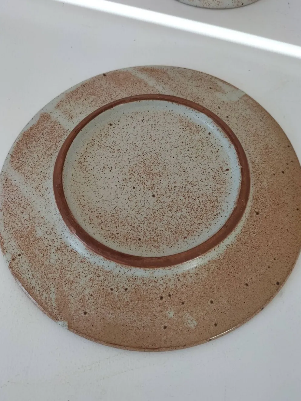 Grande tasse et soucoupe en grès décor floral – années 70
