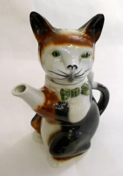 Grande théière zoomorphe Chat, en faïence anglaise vintage