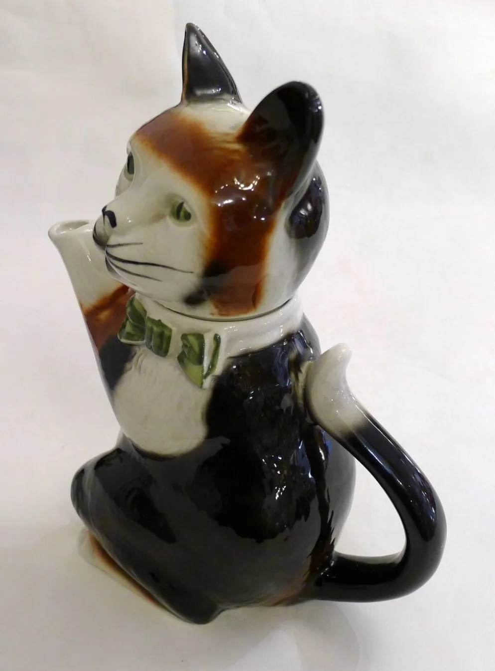 Grande théière zoomorphe Chat, en faïence anglaise vintage